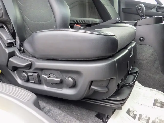 いすゞ フォワード 2RG-FRR90T4(2WD)の写真35