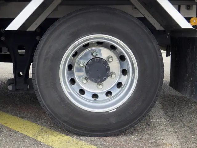 いすゞ フォワード 2RG-FRR90T4(2WD)の写真40