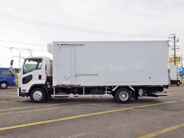 いすゞ フォワード 2PG-FRR90S2(2WD)の写真4