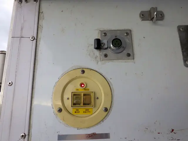 いすゞ フォワード 2PG-FRR90S2(2WD)の写真9