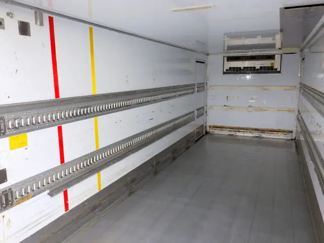 いすゞ フォワード 2PG-FRR90S2(2WD)の写真10