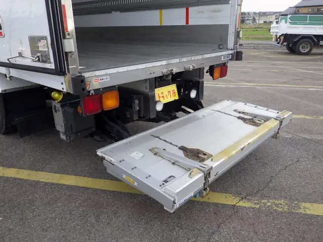 いすゞ フォワード 2PG-FRR90S2(2WD)の写真16