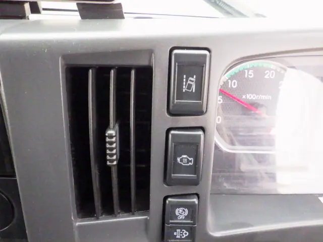 いすゞ フォワード 2PG-FRR90S2(2WD)の写真34