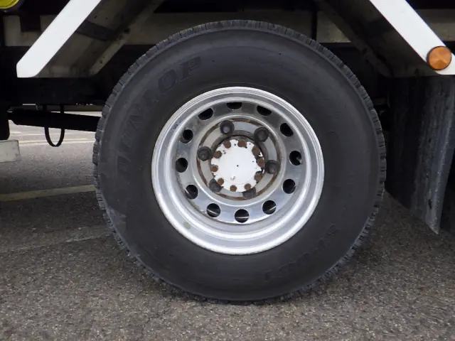 いすゞ フォワード 2PG-FRR90S2(2WD)の写真40