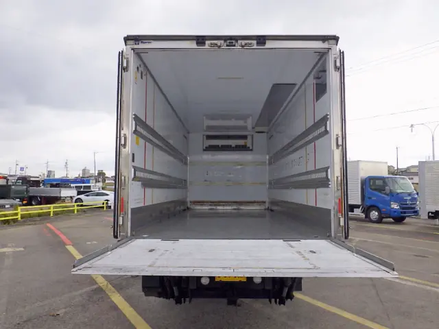 いすゞ フォワード 2PG-FRR90S2(2WD)の写真44