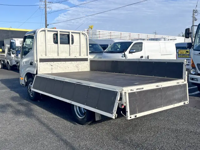 日野 デュトロ 2RG-XZC605M(2WD)の写真8