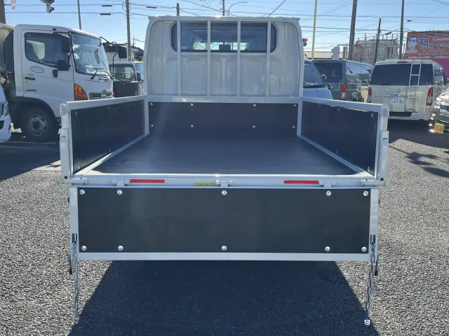 三菱 キャンター 2RG-FBA20(2WD)の写真6