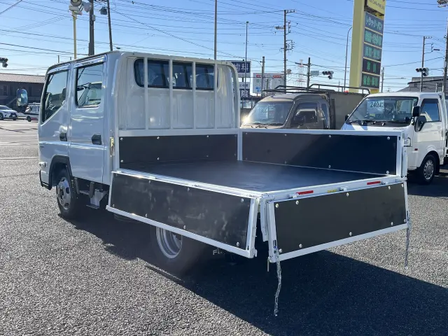 三菱 キャンター 2RG-FBA20(2WD)の写真7