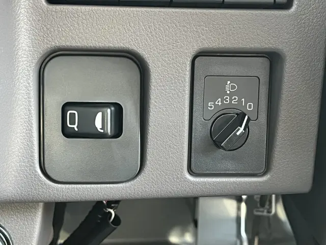 三菱 キャンター 2RG-FBA20(2WD)の写真23