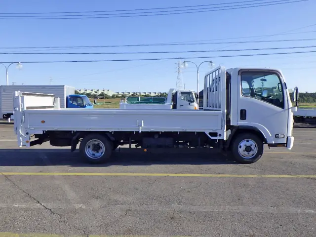 いすゞ エルフ TPG-NPR85AR(2WD)の写真5