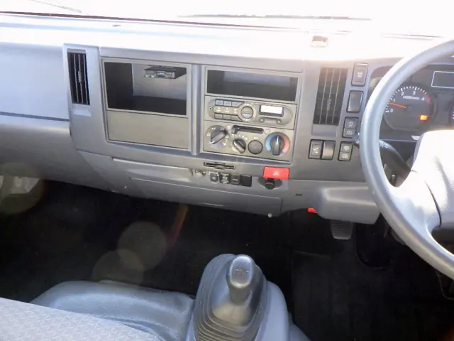 いすゞ エルフ TPG-NPR85AR(2WD)の写真23