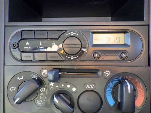 いすゞ エルフ TPG-NPR85AR(2WD)の写真28