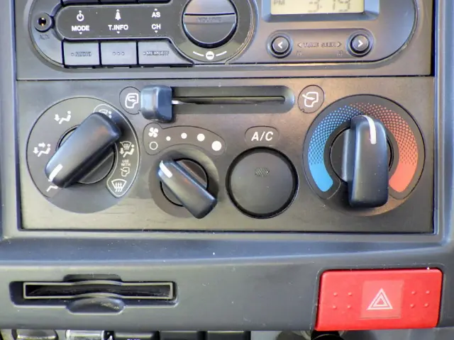 いすゞ エルフ TPG-NPR85AR(2WD)の写真29