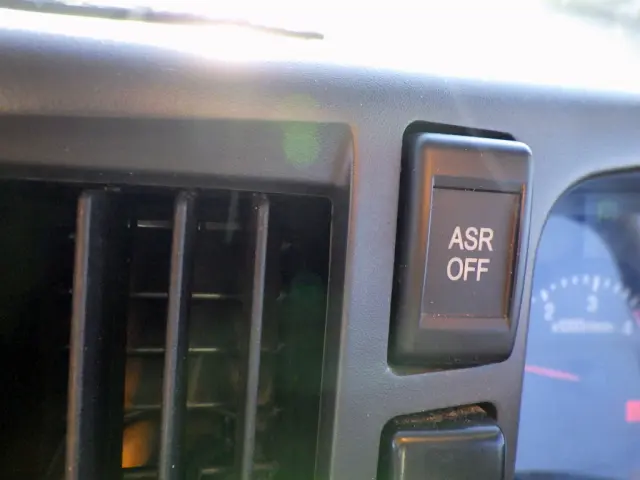 いすゞ エルフ TPG-NPR85AR(2WD)の写真33