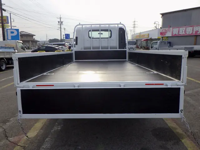 いすゞ エルフ TRG-NPR85AR(2WD)の写真7