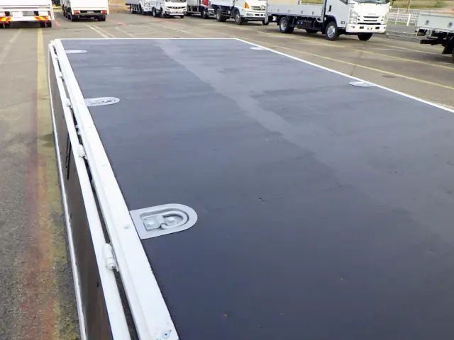 いすゞ エルフ TRG-NPR85AR(2WD)の写真9