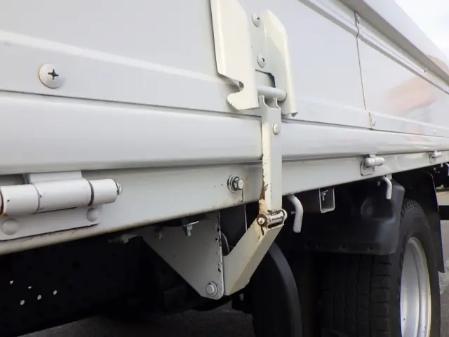 いすゞ エルフ TRG-NPR85AR(2WD)の写真29