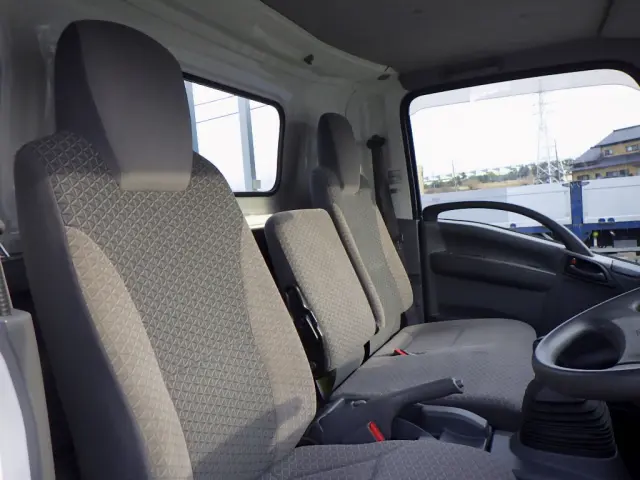 いすゞ エルフ TRG-NPR85AR(2WD)の写真37