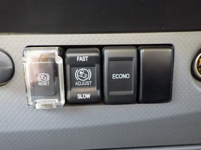 いすゞ エルフ TRG-NPR85AR(2WD)の写真41