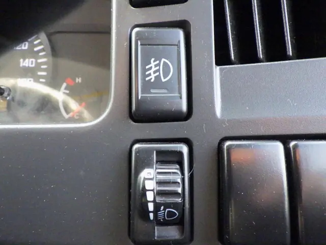 いすゞ エルフ TRG-NPR85AR(2WD)の写真45