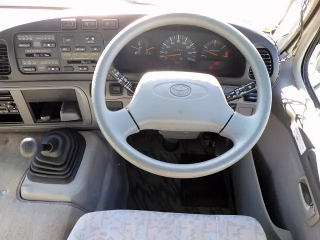 トヨタ コースター PB-XZB51(2WD)の写真23