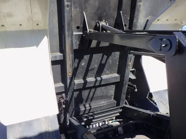 いすゞ フォワード 2RG-FRR90S1(2WD)の写真32