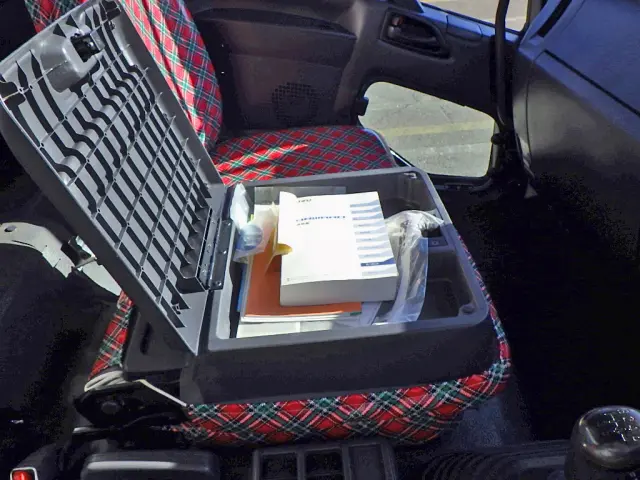 いすゞ フォワード 2RG-FRR90S1(2WD)の写真45