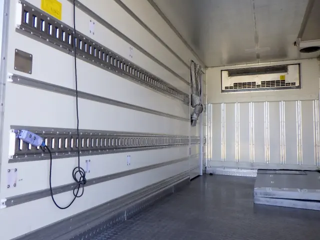 いすゞ エルフ TPG-NPR85AN(2WD)の写真49