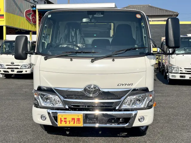 トヨタ ダイナ 3BF-TRY230(2WD)の写真2