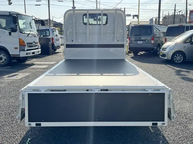 もちろん３方開きですので、左右後ろのどこからでも積み降ろしが可能です♪|トヨタ ダイナ 3BF-TRY230(2WD)の写真8