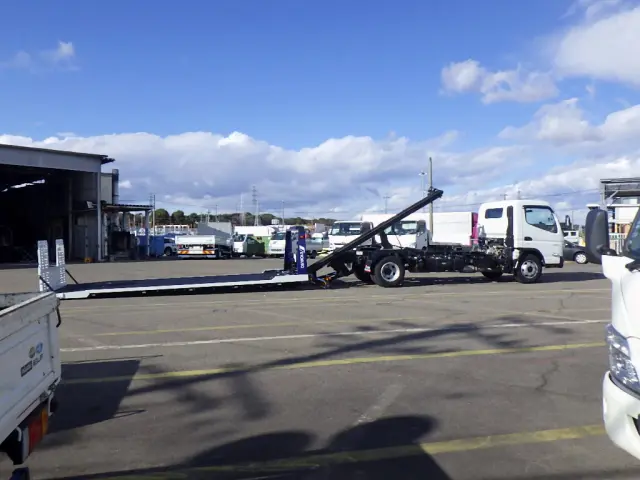 三菱 キャンター 2PG-FEB80(2WD)の写真5