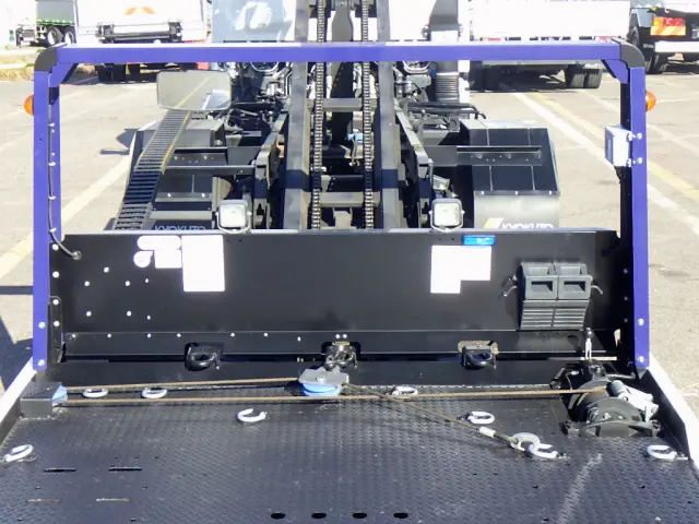 三菱 キャンター 2PG-FEB80(2WD)の写真9