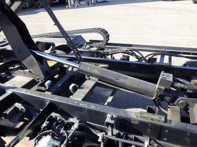 三菱 キャンター 2PG-FEB80(2WD)の写真12