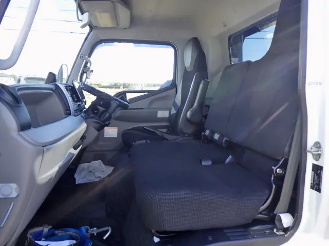 三菱 キャンター 2PG-FEB80(2WD)の写真15