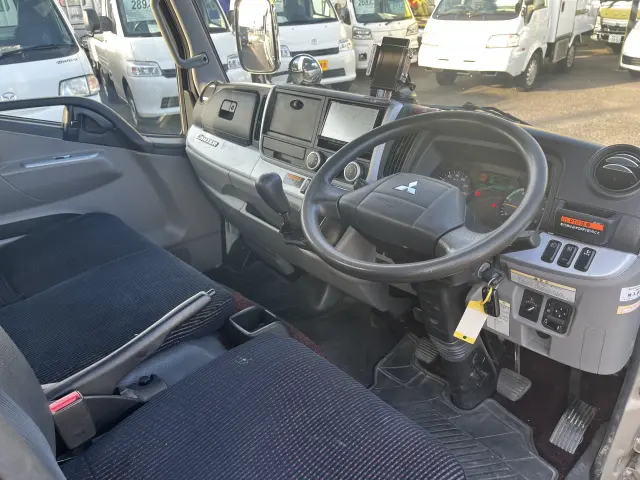 三菱 キャンター 2PG-FBAV0(2WD)の写真18