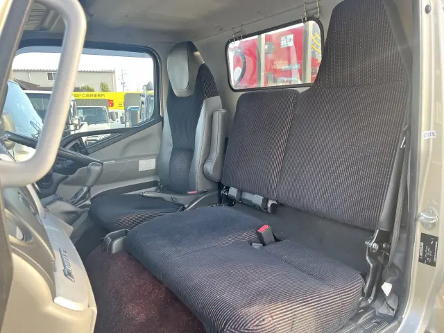 三菱 キャンター 2PG-FBAV0(2WD)の写真20