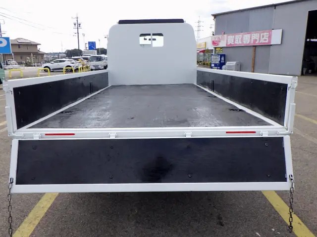 いすゞ エルフ 2RG-NPR88AR(2WD)の写真7