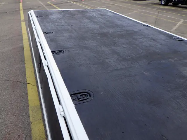 いすゞ エルフ 2RG-NPR88AR(2WD)の写真9