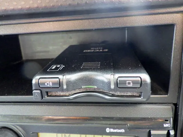 いすゞ エルフ 2RG-NPR88AR(2WD)の写真18