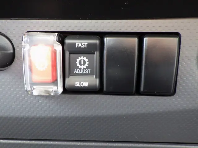 いすゞ エルフ 2RG-NPR88AR(2WD)の写真21