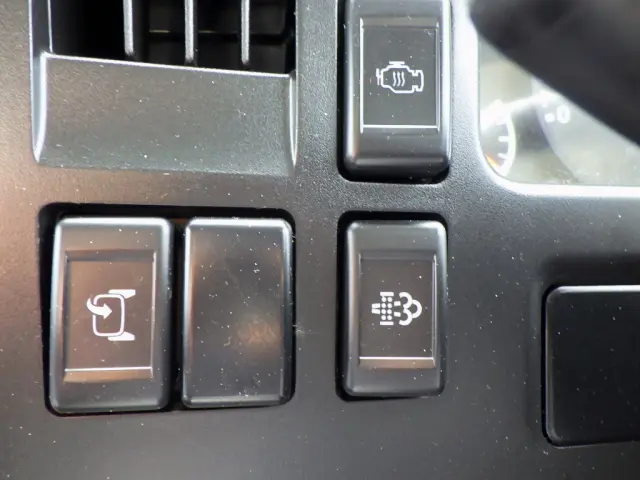 いすゞ エルフ 2RG-NPR88AR(2WD)の写真22