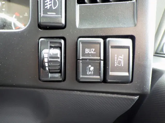 いすゞ エルフ 2RG-NPR88AR(2WD)の写真23