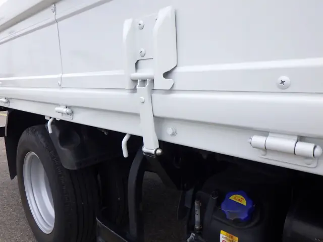 いすゞ エルフ 2RG-NPR88AR(2WD)の写真43