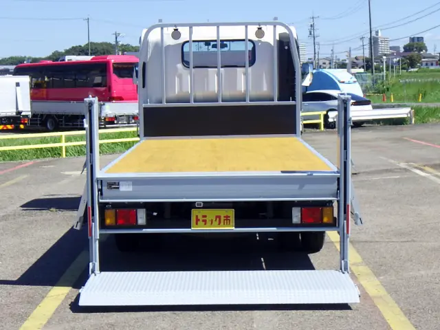 いすゞ エルフ 2RG-NNS88AN(4WD)の写真6