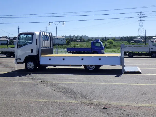 いすゞ エルフ 2RG-NNS88AN(4WD)の写真7