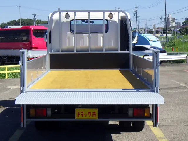いすゞ エルフ 2RG-NNS88AN(4WD)の写真10
