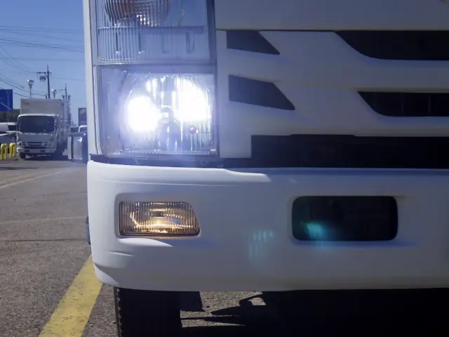 いすゞ エルフ 2RG-NNS88AN(4WD)の写真12