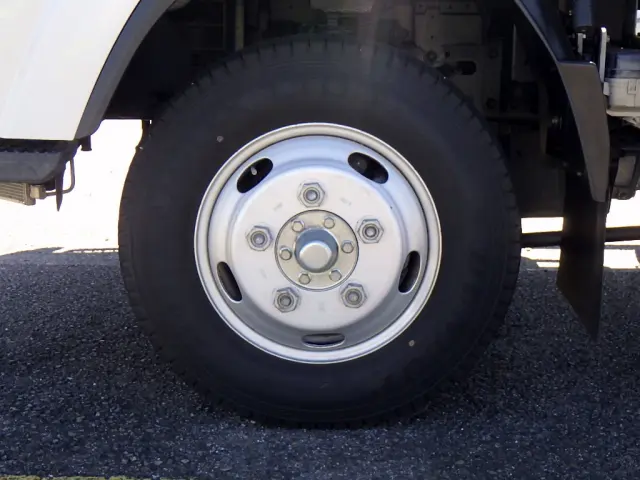 いすゞ エルフ 2RG-NNS88AN(4WD)の写真37