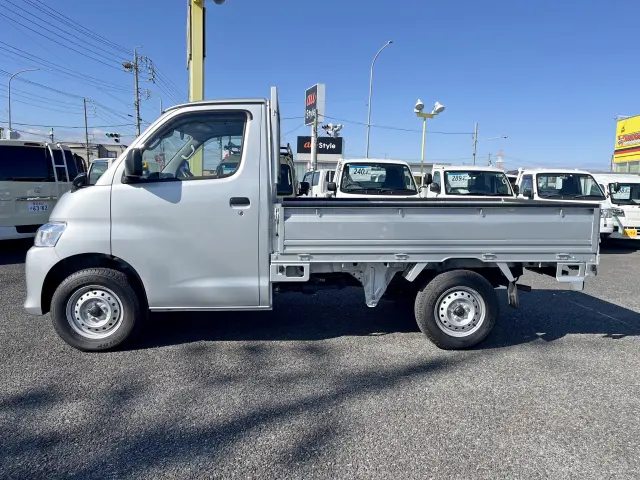 トヨタ タウンエーストラック 5BF-S413U(4WD)の写真3