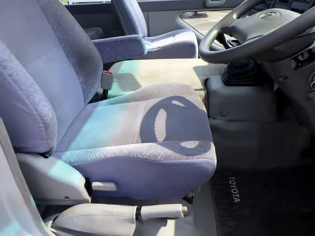 トヨタ コースター PDG-XZB50(2WD)の写真43